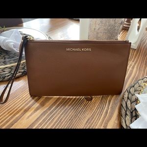 Michael Kors Wristlet purse